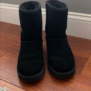 Black kookaburra boots